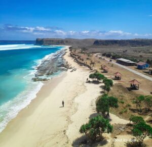 Menyelami Keindahan Pantai Ekas di Lombok: Surga Tersembunyi di Pulau Seribu Pantai