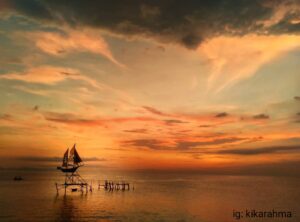 Menikmati Senja dan Kuliner di Pantai Ampenan