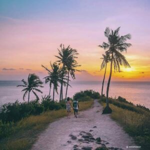Menikmati Keindahan Matahari Terbenam di Bukit Malimbu, Lombok Utara