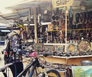 Mengintip Pasar Seni Senggigi, Pusat Oleh-oleh Khas Lombok  yang Mending