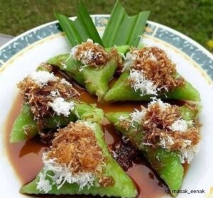 Lupis: Pesona Gurih Ketan yang Memikat Lidah dan Mencuri Hati