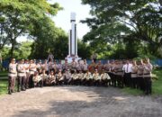 HUT Ke-43 Satpam, Polres Loteng Gelar Ziarah Makam dan Tabur Bunga di TMP Praya