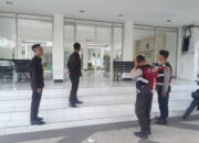 Patroli Antisipasi Gangguan Kamtibmas Pemilu 2024, Polres Lombok Barat Siaga di Kantor DPRD Lombok Barat