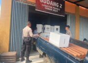 Personel Satgas Preventif Amankan Pergeseran Kotak Suara dari Gudang Logistik ke Kantor KPU Kota Bima