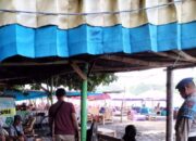 Kapolsek Lembar Dialogis dengan Pengunjung Pantai Cemare, Berikan Himbauan Kamtibmas