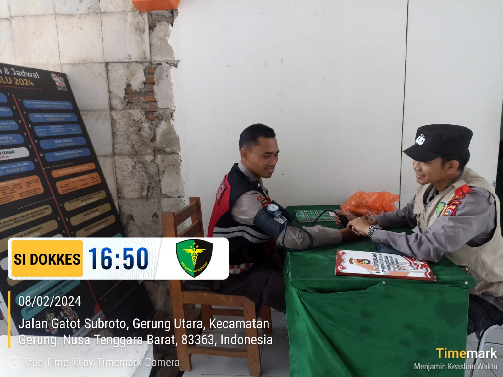 Subsatgas Dokkes Polres Lombok Barat Periksa Kesehatan Personel Pengamanan Bawaslu