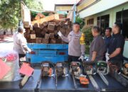 Kapolres Bima AKBP Eko Sutomo, SIK.MIK. Pimpin Konferensi Pers, Pengungkapan Kasus Ilegal logging