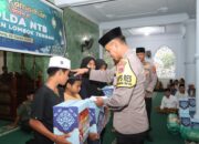 Safari Ke Wilayah Batukliang, Kapolres Loteng Berikan Bantuan Dan Santuni Anak Yatim.