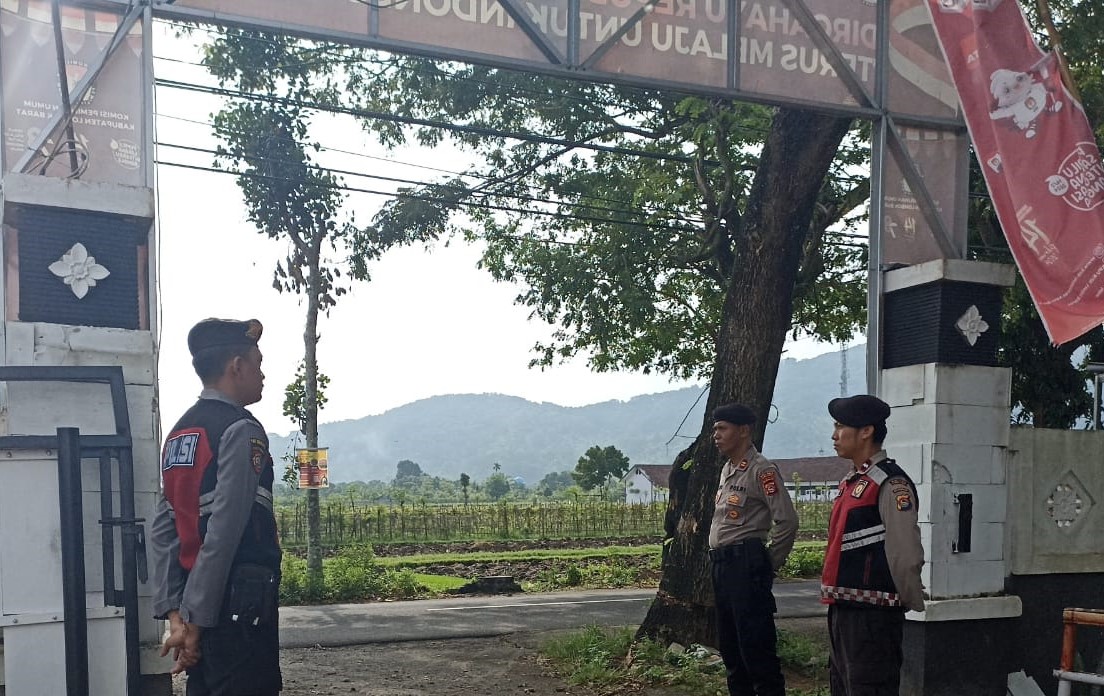 Pasca Penetapan Hasil Pemilu, Pengamanan di Kantor KPU Lombok Barat Diperketat