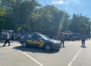 Pelihara Kamseltibcar Lantas, Polsek Keruak Lakukan Pengaturan Lalulintas di Pasar Umum