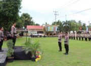 Pimpin Upacara Hari Kesadaran Nasional, Kapolres Bima AKBP Eko Sutomo, SIK., MIK., Beri Penghargaan Personel Berprestasi