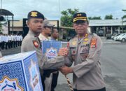 Personel Polres Lotim Gelar Apel Pagi  Dirangkaikan Dengan Pemberian Bingkisan Lebaran