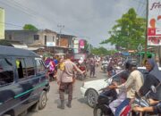 Berikan rasa aman kan kenyamanan Polsek Keruak Atyur Lalulintas di Pasar Umum Keruak
