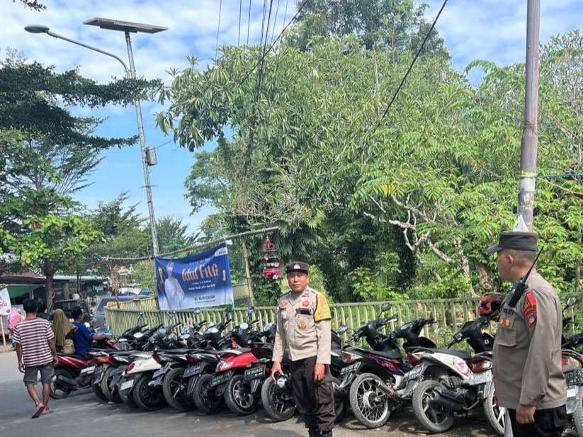Polsek Kuripan Gelar Patroli dan Pengaturan Lalu Lintas di Makam dan Objek Wisata Pasca Idul Fitri