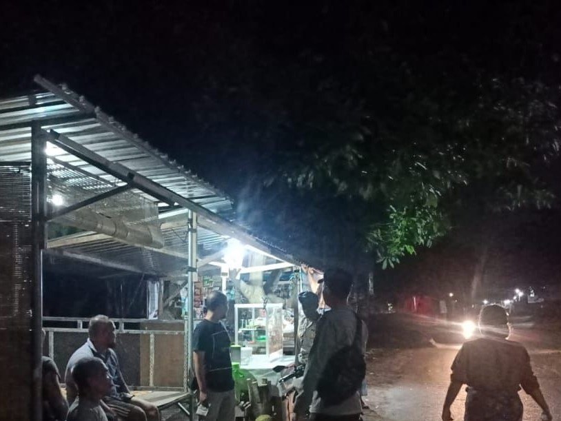 Polsek Labuapi Gelar Patroli Malam, Dialogis dengan Warga dan Antisipasi Pencurian Ternak
