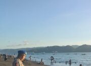 Polisi Jaga Pantai Cemara, Wisatawan Bebas Bermain