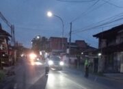 Peduli Keamanan Ibadah, Satlantas Polres Lombok Barat Lakukan Pengamanan Sholat Maghrib di Dua Lokasi