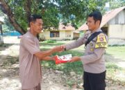 Ramadhan Berkah, Bhabinkamtibmas Polsek Monta Bagikan Sarung Sholat  Kepada Warga Binaannya