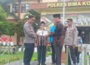 Polres Bima Kota Serahkan Zakat Fitrah 474 Personel ke BAZNAS Kota Bima