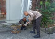 Jumat Berkah, Polres Sumbawa Bagikan Ratusan Nasi Bungkus