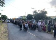 Potret Personil Polsek Pekat Kawal Nyongkolan, Khas Suku Sasak