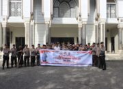 Bhakti Religi Hut Bhayangkara, Polres Loteng Sumbang 30 Sak Semen Untuk Masjid Di Desa Ketare.