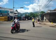 Anggota Polsek Pemenang Gelar Patroli Sekaligus Berikan Himbauan Bagi Warga Pengguna Jalan 