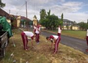 Polres Bima Kota Gotong Royong Bersihkan Lingkungan Sekitar Mako