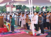 Polres Sumbawa Gelar Sholat Idul Adha 1445 H Bersama Masyarakat Di Lapangan Wicaksana Laghawa