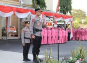 Sebanyak 48 Personel Polres Loteng Dan 7 Personel Brimob Terima Kenaikan Pangkat.