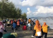 Beriuk Persik Pesisi, Aksi Bersih Pantai Cemare Sukses Libatkan Pejabat