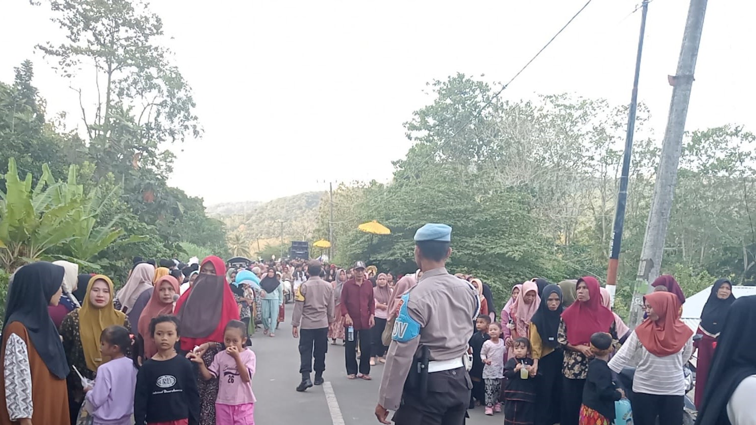 Polsek Sekotong Amankan Nyongkolan di Desa Pelangan