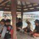 Polsek Sekotong Perkuat Kamtibmas dengan Patroli Dialogis di Dusun Tawun