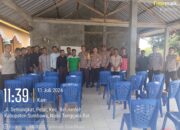 Berikan Rasa Aman, Bhabinkamtibmas Polsek Moyo Hulu Dampingi Penyaluran BLT-DD