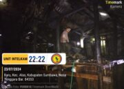 Polsek Alas Bersama Warga Bantu Padamkan Kebakaran Rumah Di Desa Baru