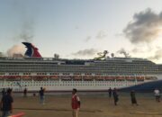 Carnival Splendor Merapat di Lombok, Wisatawan Mancanegara Siap Jelajahi Pulau Seribu Masjid
