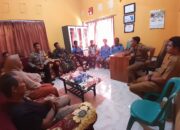 Bhabinkamtibmas Desa Manemeng Bripka Arifudin Edukasi Warga Tertib Berlalu Lintas