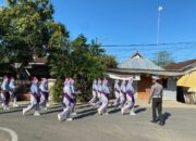 Personel Polres Sumbawa Barat Berikan Pengamanan pada Gerak Jalan Merdeka