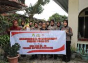 Sambut Hut Ke-76, Polwan Polres Lombok Tengah Anjangsana ke Purnawirawan Senior