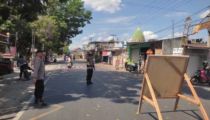 Pengamanan Khusus Jembatan Dasan Cermen: Polsek Labuapi Pastikan Lalu Lintas Lancar