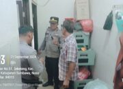 Polisi Lakukan Olah TKP Dan Evakuasi Penemuan Mayat Di Toilet Pasar Seketeng