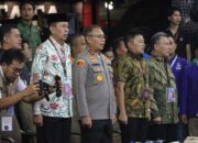 Sambut Pilkada Damai dan Riang Gembira, Kapolda Bengkulu Ajak Kedua Paslon Gub dan Wagub Nyanyi Bareng di Malam Pengundian Nomor Urut