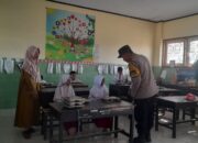 Polri Aktif Kawal Program Gizi Anak di SDN 1 dan 2 Dasan Tapen