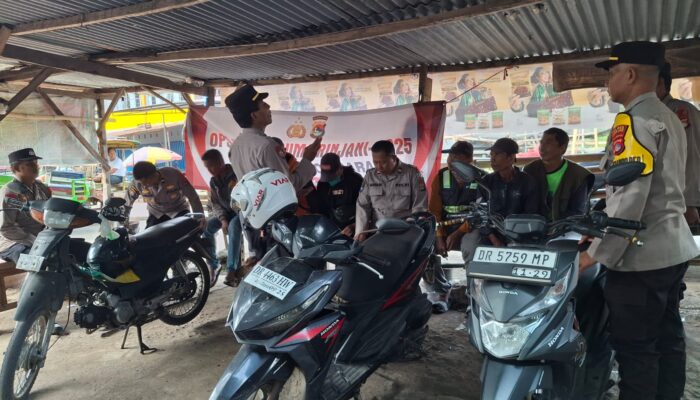 Polisi Gandeng Komunitas Parkir Jaga Keamanan Pasar Gerung