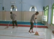 Bhakti Religi, Menyongsong HUT Bhayangkara Ke-79, Polsek Monta Bersihkan Masjid Al-Said Desa Tangga