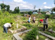 Bhakti Sosial Religi Jelang HUT Bhayangkara Ke-79 Polsek Monta Gotong Royong Bersama Bersihkan TPU