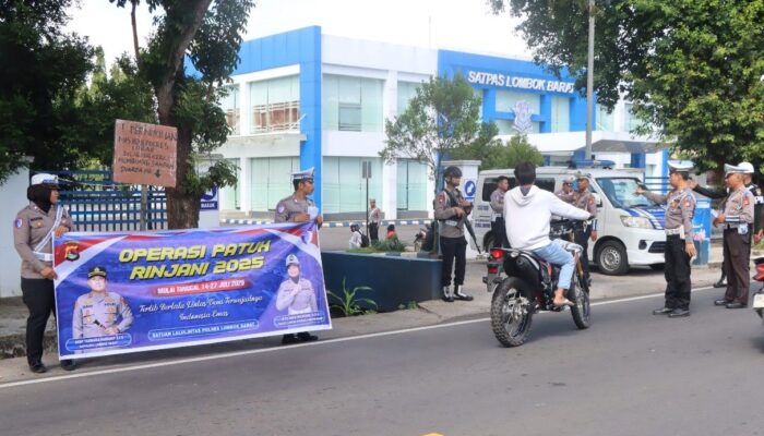 Penegakan Hukum dan Edukasi Lalu Lintas Digelar di Depan Satpas Lembar