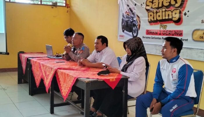 Kolaborasi Satlantas dan UGM Tanamkan Budaya Tertib Lalu Lintas di SMK Gerung