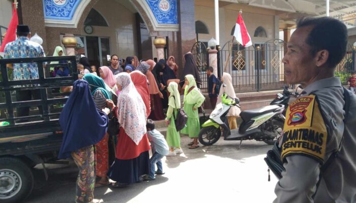 Gerakan Pangan Murah di Batulayar: Bukti Komitmen Polri Ringankan Beban Warga