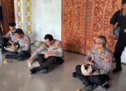 Kapolda Aceh Turun Langsung ke Lokasi Demo: Semangati Personel hingga Makan Bersama